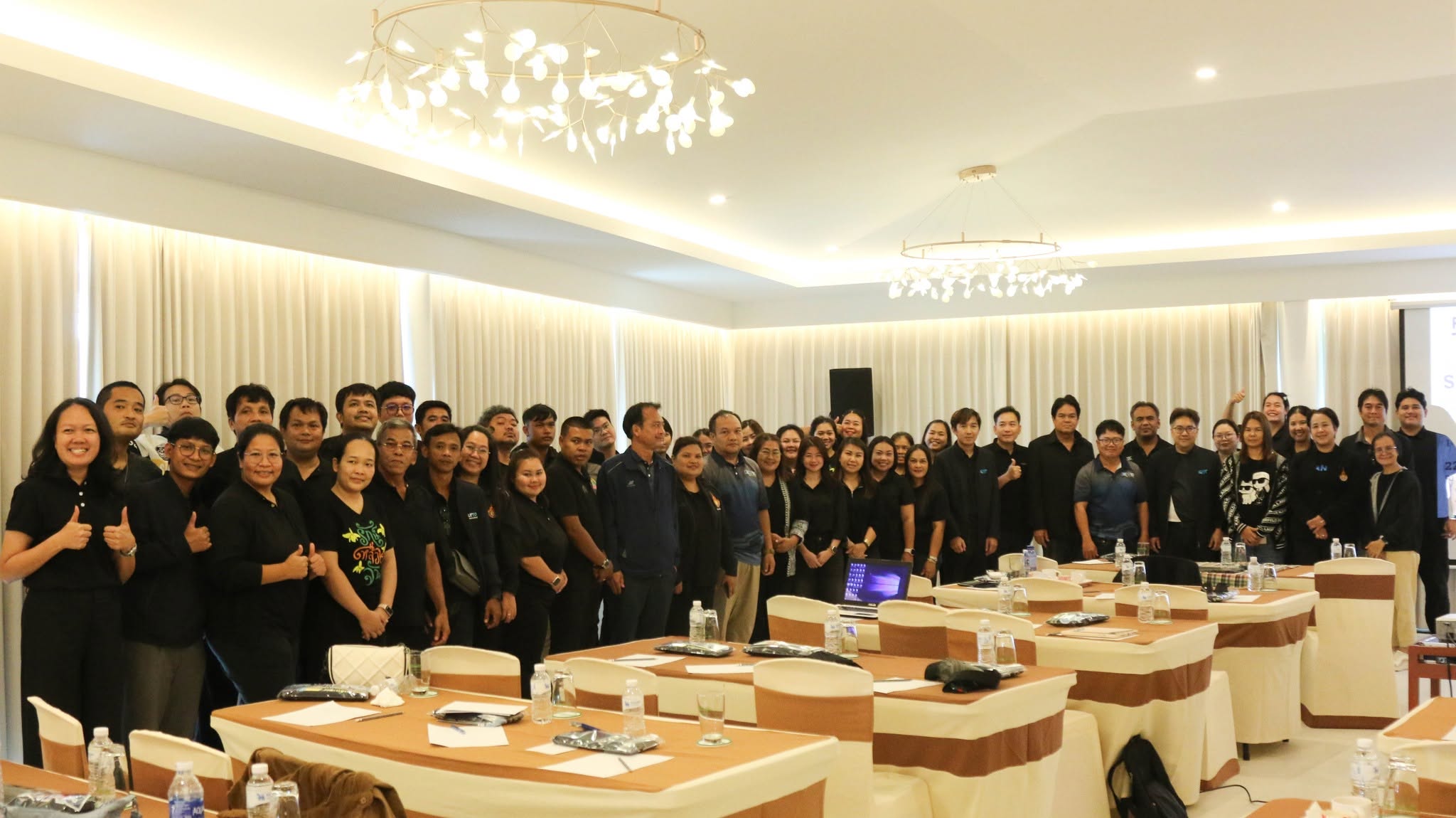 มทร.ตะวันออก วิทยาเขตจันทบุรี จัดกิจกรรมพัฒนาศักยภาพ Soft Skills และเสริมสร้างความผูกพันองค์กร ณ จังหวัดกาญจนบุรี