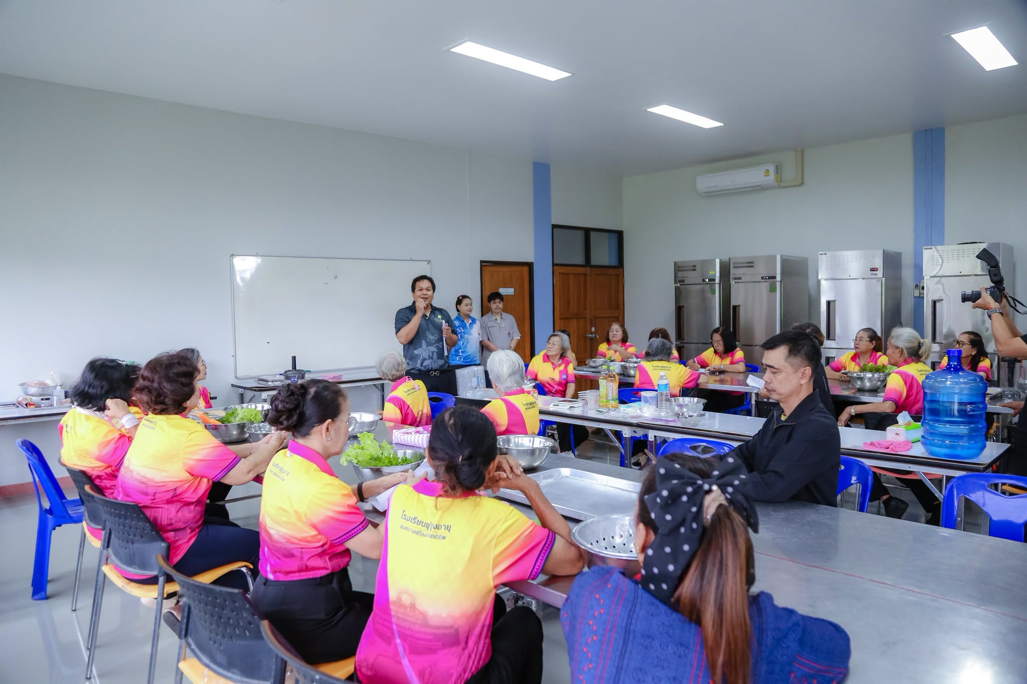 คณะเทคโนโลยีอุตสาหกรรมการเกษตร ต้อนรับคณะจากโรงเรียนผู้สูงอายุเทศบาลเมืองจันทนิมิต เรียนรู้นอกสถานที่ เสริมทักษะอาชีพและภูมิปัญญาท้องถิ่น