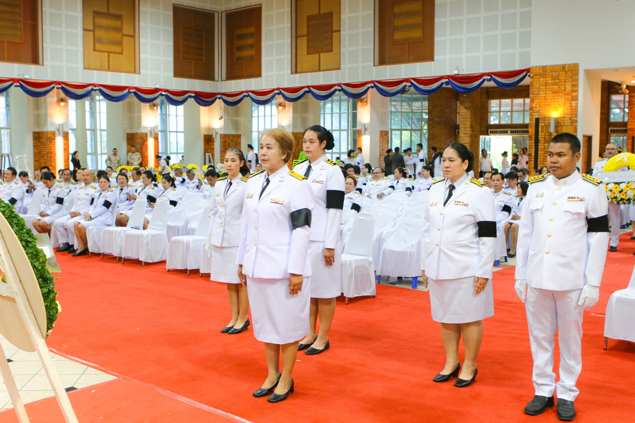 มหาวิทยาลัยเทคโนโลยีราชมงคลตะวันออก วิทยาเขตจันทบุรี ร่วมพิธีน้อมรำลึก “วันนวมินทรมหาราช” ถวายพระราชกุศลและวางพวงมาลา น้อมสำนึกในพระมหากรุณาธิคุณ รัชกาลที่ 9