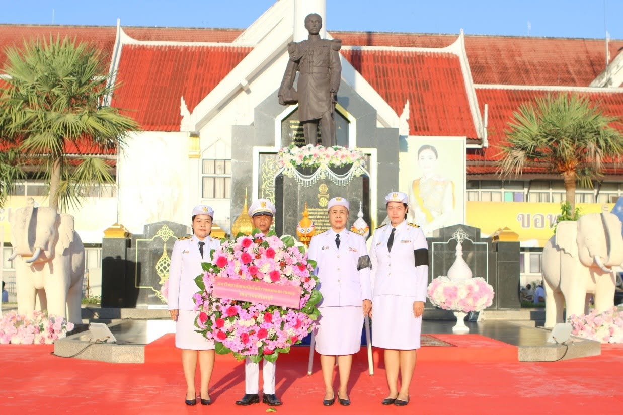 มหาวิทยาลัยเทคโนโลยีราชมงคลตะวันออก วิทยาเขตจันทบุรี ร่วมพิธีวางพวงมาลาและถวายราชสดุดี เนื่องในวันปิยมหาราช 23 ตุลาคม 2569